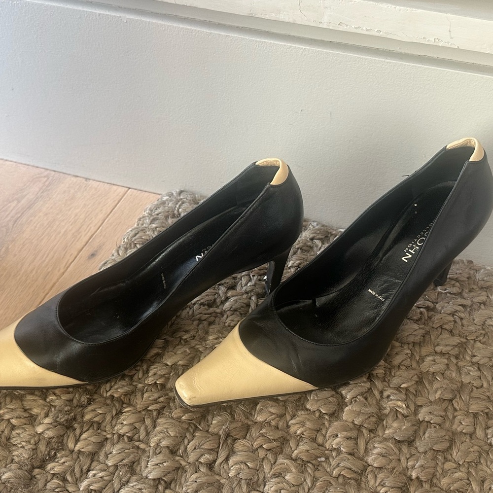 Exquisite Chic Elegant St John Heels- 30% off this offer